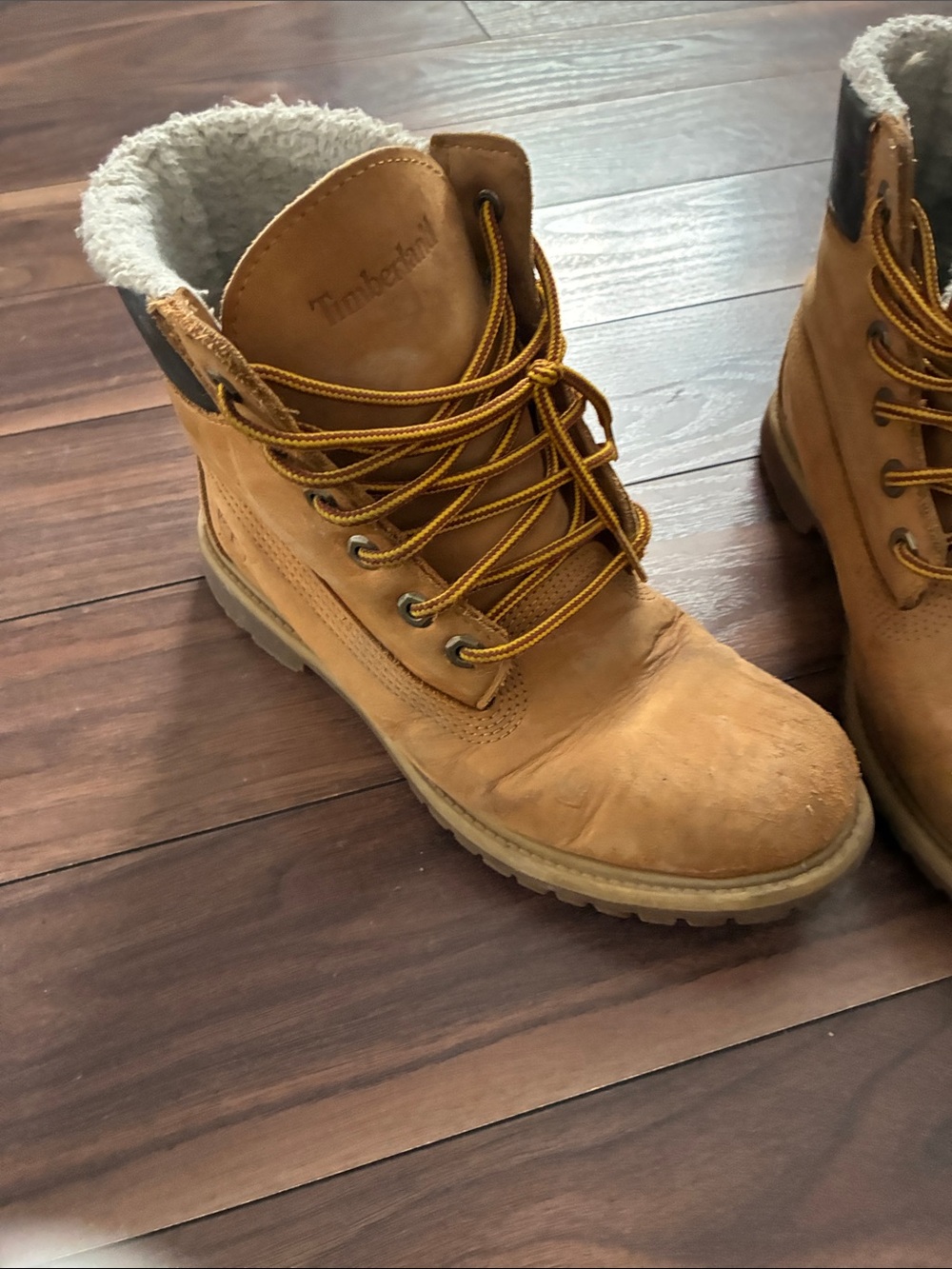 Timberland Tan Nubuck Lace-Up Boot with Shearling Collar